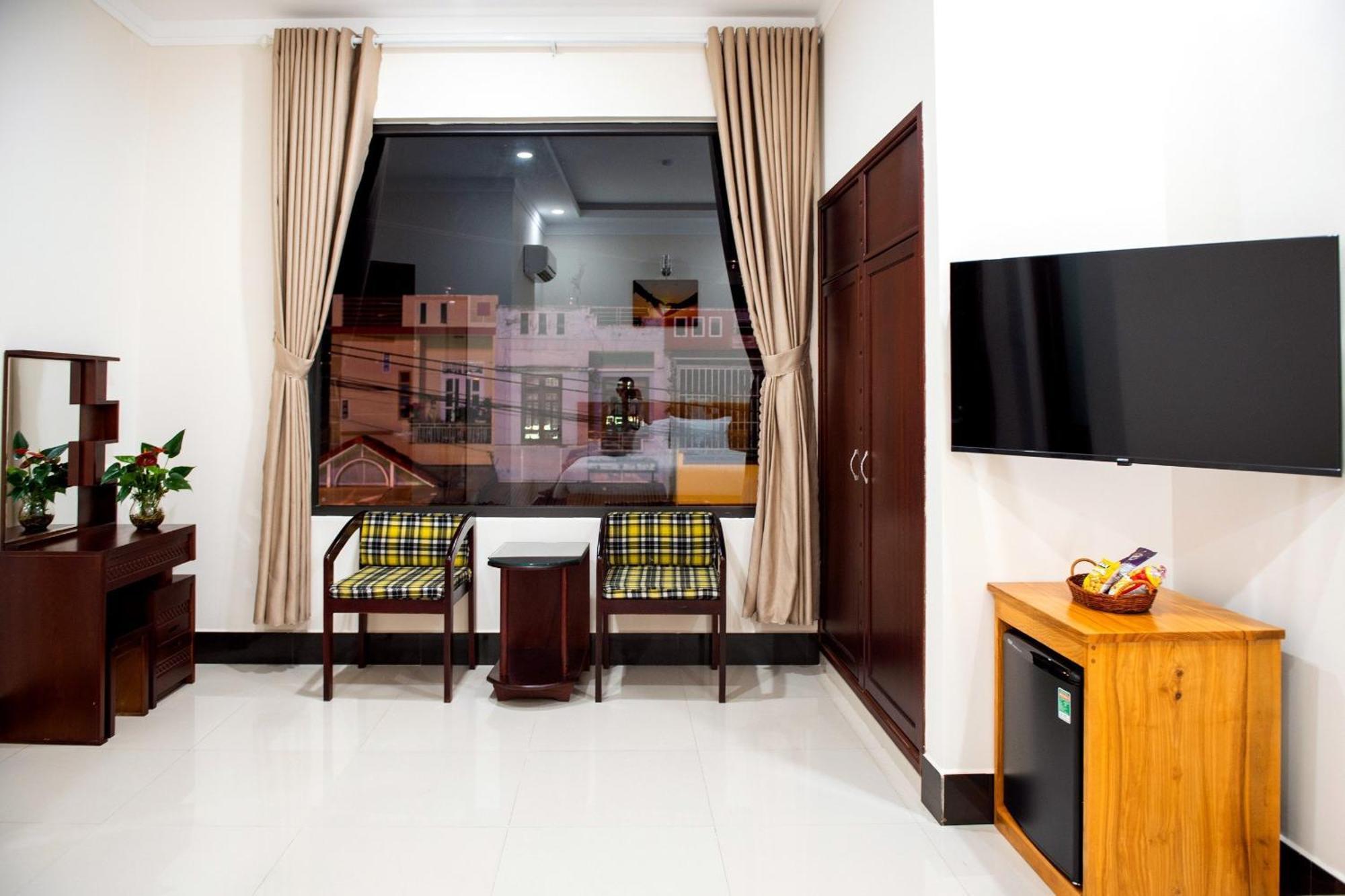 Minh Lam Hotel Pleiku Eksteriør bilde