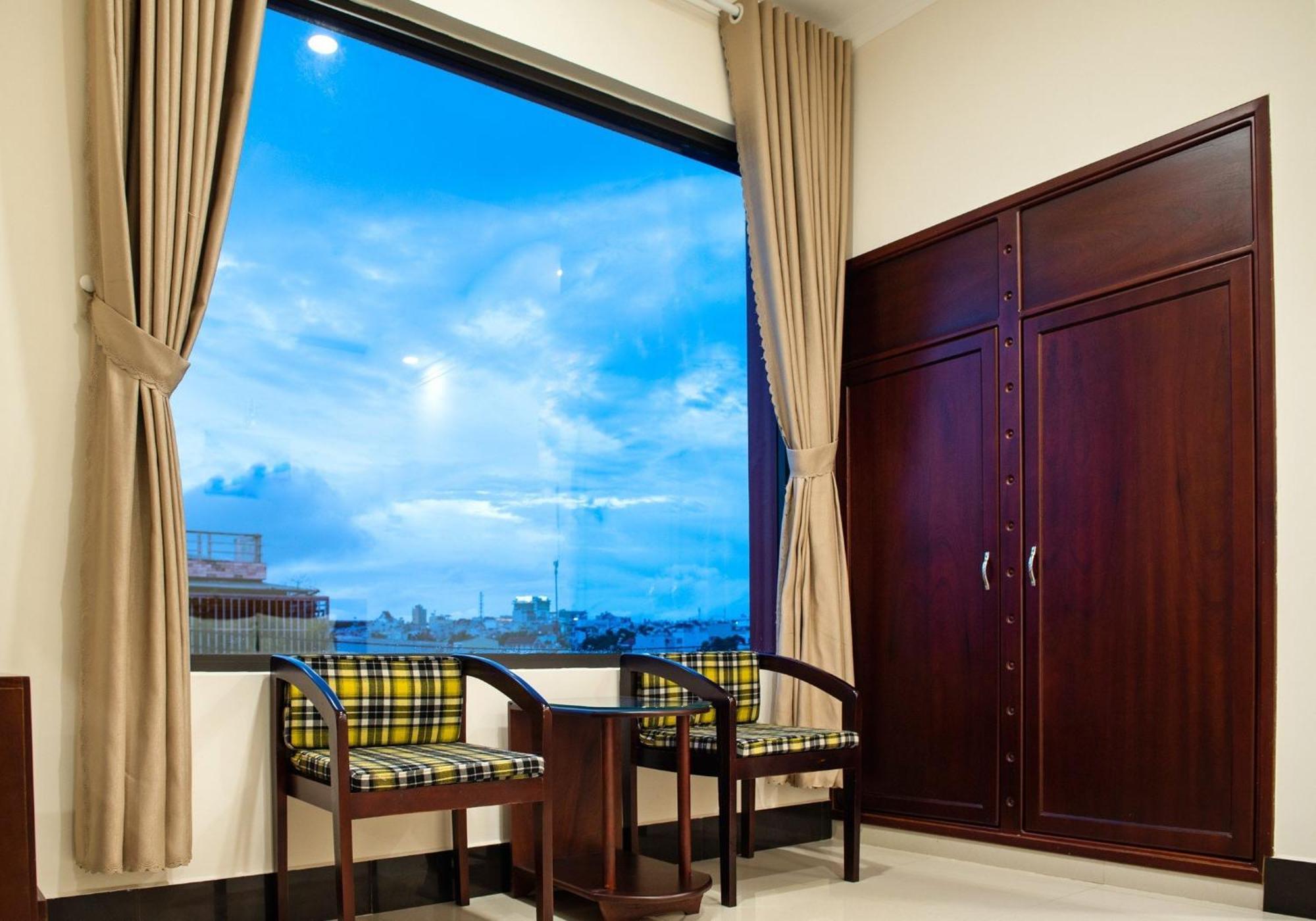 Minh Lam Hotel Pleiku Eksteriør bilde